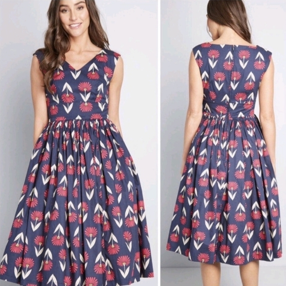 Modcloth Dresses & Skirts - Modcloth Navy Floral Midi Dress with Coral and White Accents